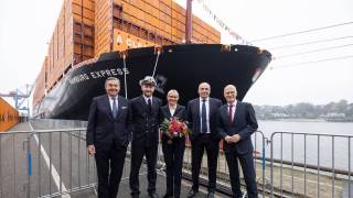 Hapag-Lloyd christens the “Hamburg Express” in the Port of Hamburg