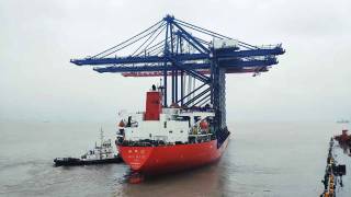 Two new super-post-Panamax cranes on their way to the Stockholm Norvik Port