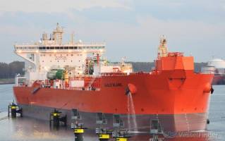 ADS Maritime Holding Plc acquires stakes in modern shuttle tankers