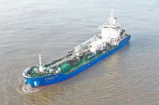 Singapore’s 1st LNG-Powered Bunker Tanker Delivered