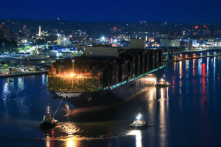 UK debut for biggest container ship to call at DP World Southampton