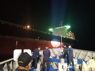 Injured Sailor Evacuated from COSCO Bulker off Philippines