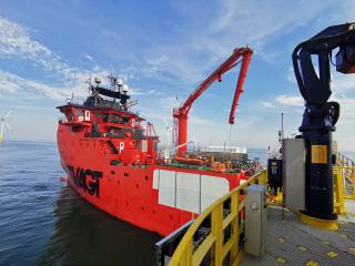 The ’Esvagt Dana’ supports Siemens Gamesa in the Baltic