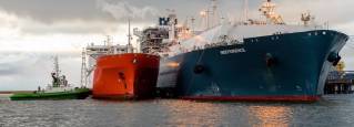 Klaipedos Nafta Marks 300th STS LNG Transfer of FSRU Independence