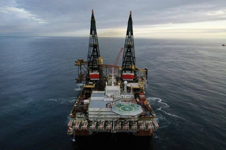 From installation to removal: Heerema's Thialf returns to Goldeneye ...