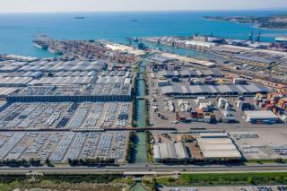 Cooperation with Daimler continues at Port of Koper