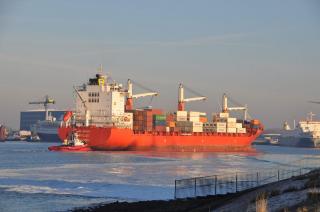 First ship via Verbrugge Terminals’ new permanent shipping line with South America docks in North Sea Port