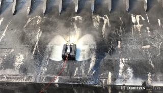 Lauritzen Bulkers and CLIIN collaborate on robots to clean cargo holds (Video)