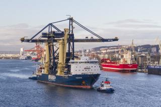 WATCH: JUMBO completes successfully two shipments of two giant ship unloaders