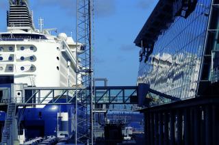 Norwegenkai shore-based ship power plant inaugurated (Video)