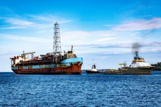 Dundee welcomes the Curlew into port for major decommissioning project