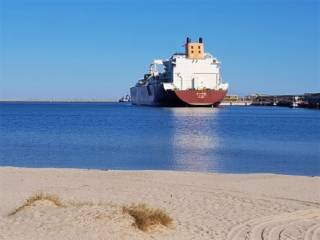 Polish LNG terminal receives Qatari cargo