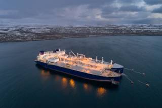 Steel Cutting Ceremony for New Arc7 Ice-Class LNG Tanker at Zvezda Shipyard