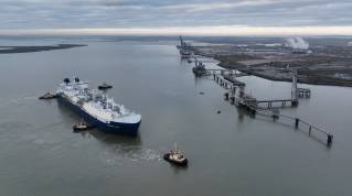 SVITZER introduces carbon neutral towage services