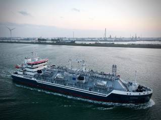 Estonia’s Elenger takes delivery of first Damen LGC 6000 LNG bunkering vessel (Video)