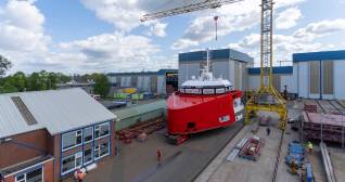 Wagenborg: Construction EasyMax 2 in progress with installation bridge deck