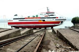 Damen Yichang Shipyard launches a RoPax Ferry 6716