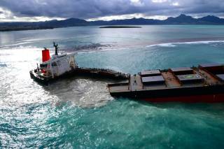 IMO helping to mitigate the impacts of MV Wakashio oil spill in Mauritius
