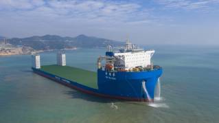 Xin Yao Hua - 80,000dwt newbuilding semi-submersible vessel delivered to COSCO