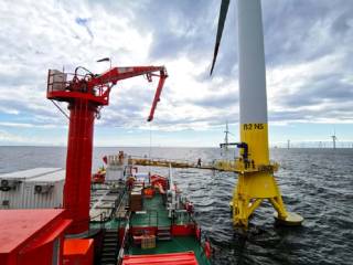 The ‘Esvagt Dana’ gets the job done