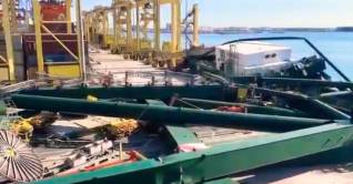 Containership MSC Mia hits gantry crane at Valencia Port, Spain (Video)