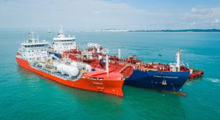 Avenir Supply & Trading & LIQUIND Marine jointly organize first LNG ship-to-ship bunkering operation for product tanker “MT Tosca“ in Malaysia