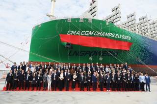 CMA CGM Champs Elysees joins the fleet: the second 23 000 TEU container vessel to be powered by LNG