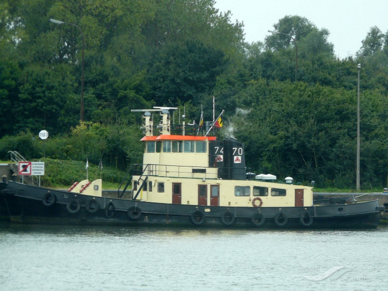 TUG 70 photo
