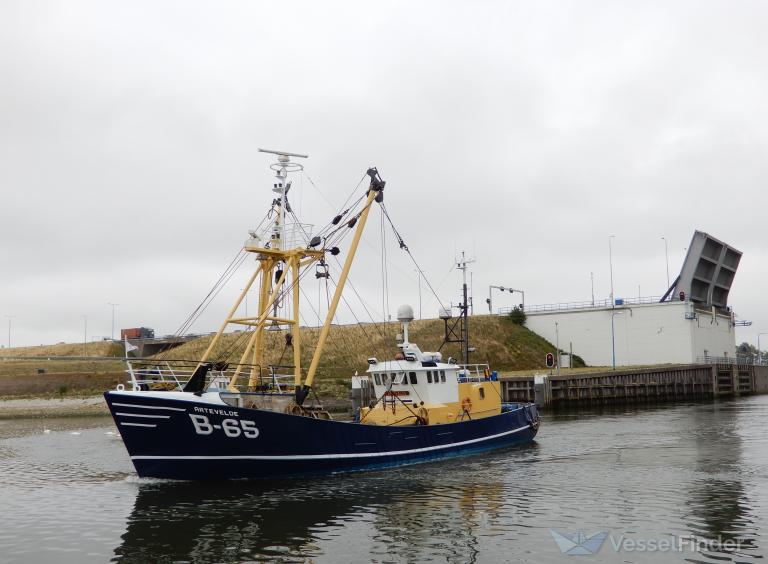 ship photo