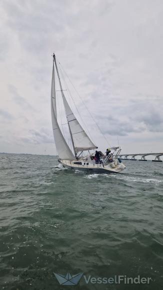 DE ZEEBRECHT photo