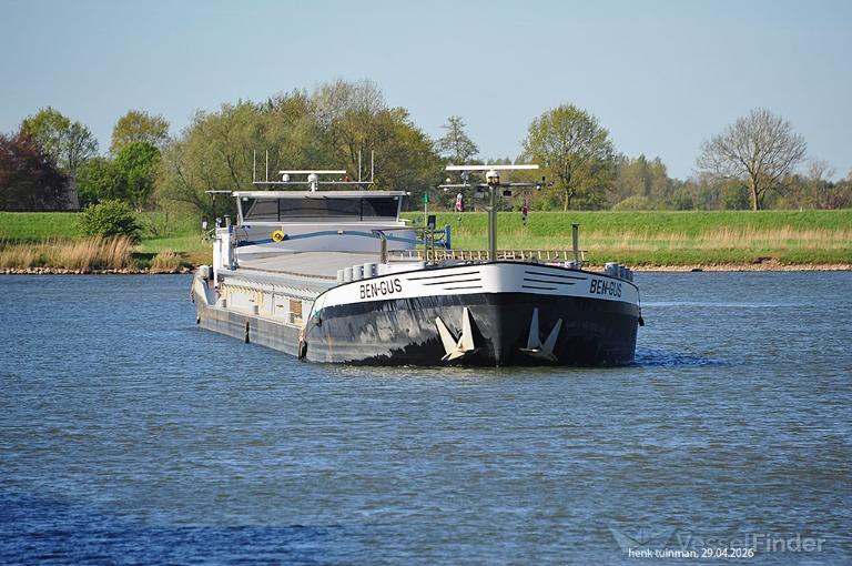 ship photo