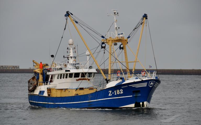 Z182 HENNIE, Fishing Vessel - Details and current position - IMO 