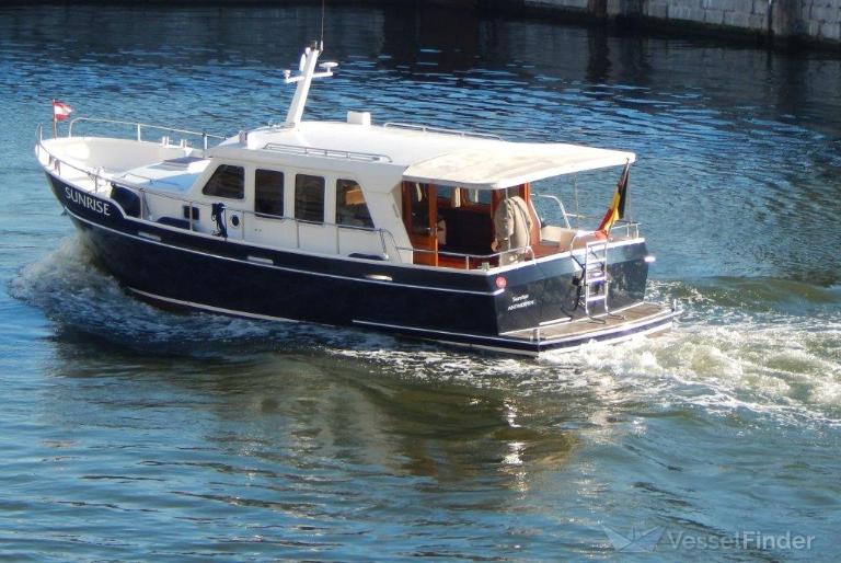sunrise-pleasure-craft-details-and-current-position-mmsi-205834400