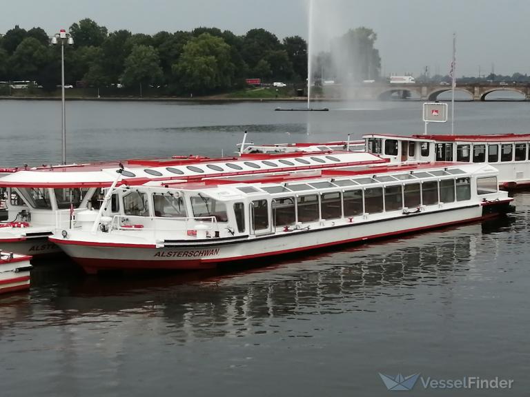 ALSTERSCHWAN photo