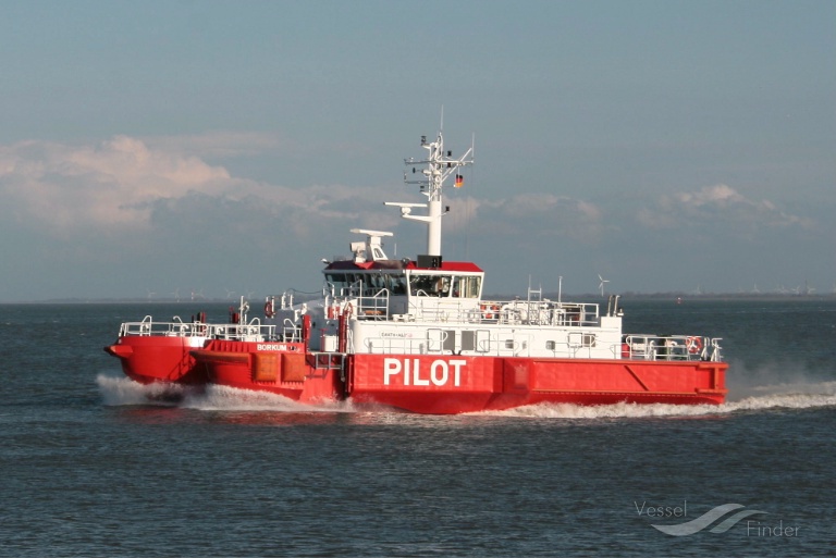 PILOTTENDER BORKUM photo
