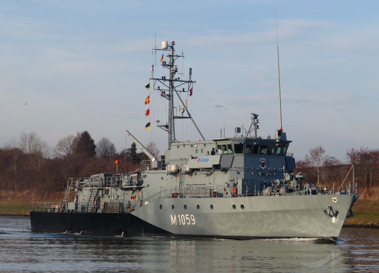 GERMAN WARSHIP M1059 photo