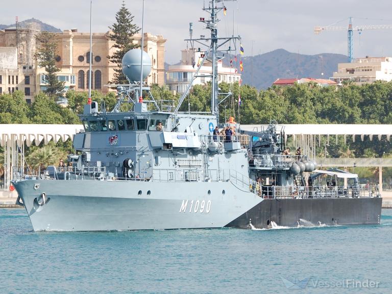 GERMAN WARSHIP M1090 photo