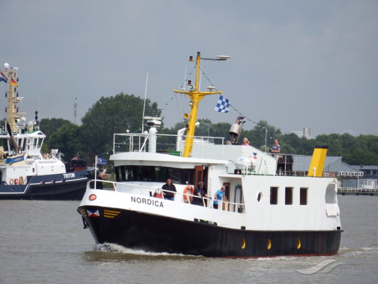 ship photo