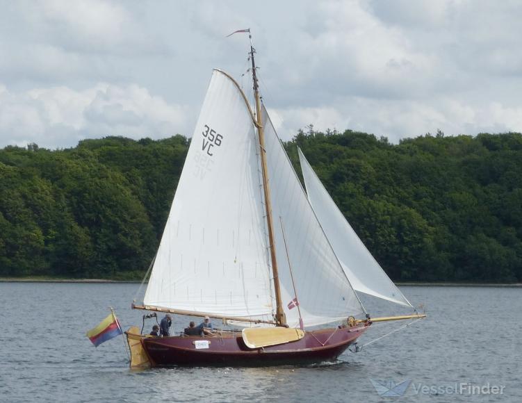 JOHANNA V. AMRUM photo