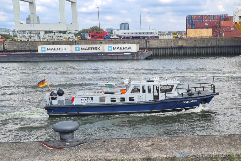 ZOLLBOOT OEVELGOENNE
