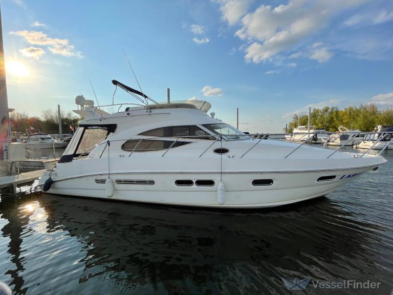 second-life-pleasure-craft-details-and-current-position-mmsi