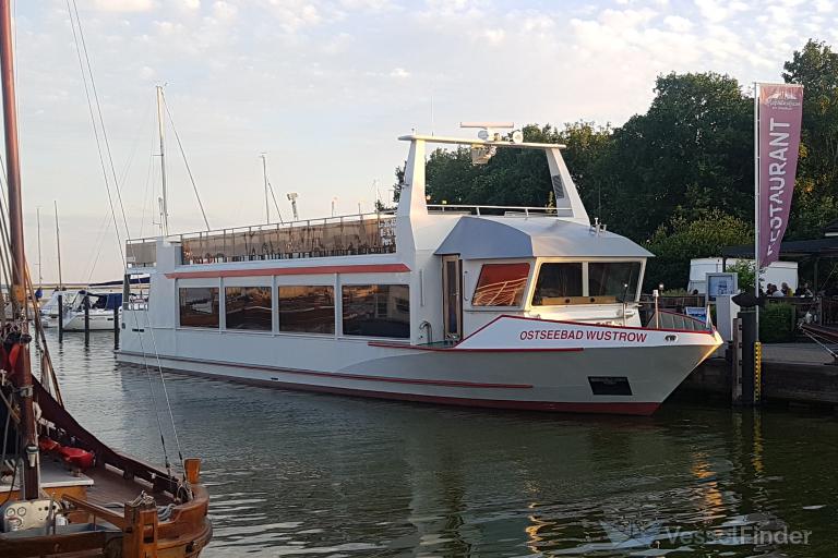 OSTSEEBAD WUSTROW photo