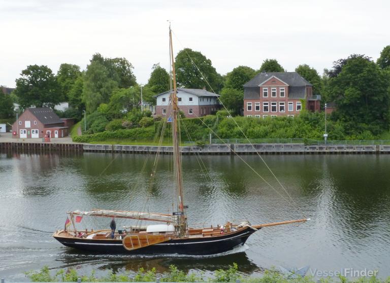 ship photo