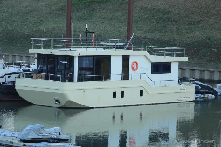 ship photo by Fluppi