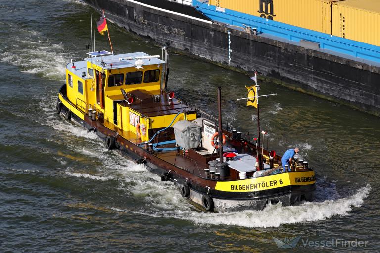 ship photo