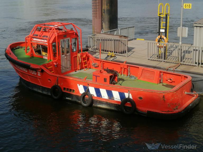 MOORING TUG 2 photo