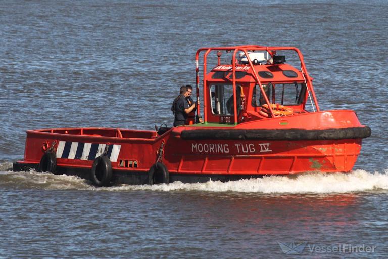 MOORING TUG 4