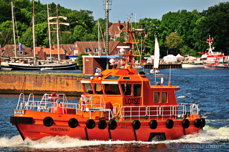 PILOT HOLTENAU photo