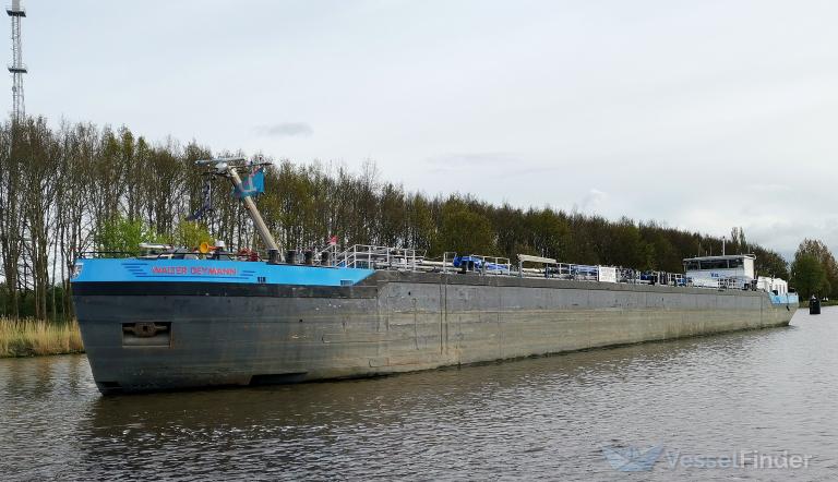 ship photo