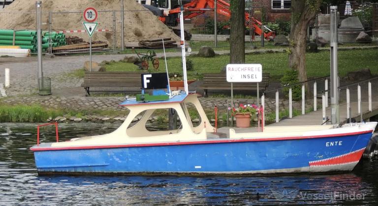 ship photo